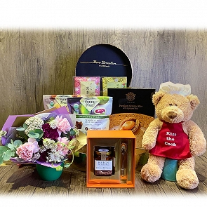 MD-HA17 Reign Deluxe XO Sauce, Premium Abalone Rice and Sencha Hamper 